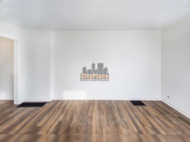 Building Photo - 3748 Hillside Ave