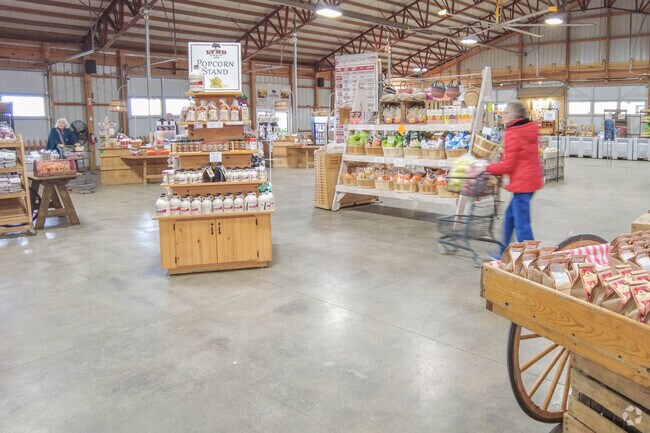 Lynds Fruit Farm offers a variety of products in Pataskala.