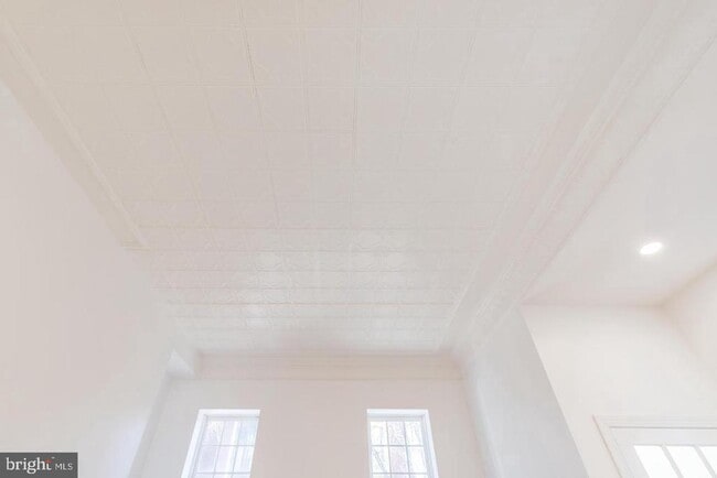 Building Photo - 422 S 15th St