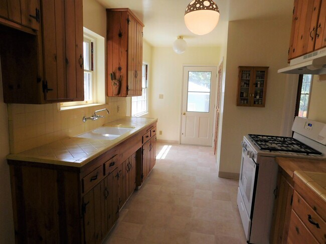 Building Photo - 2630 Harmony Pl