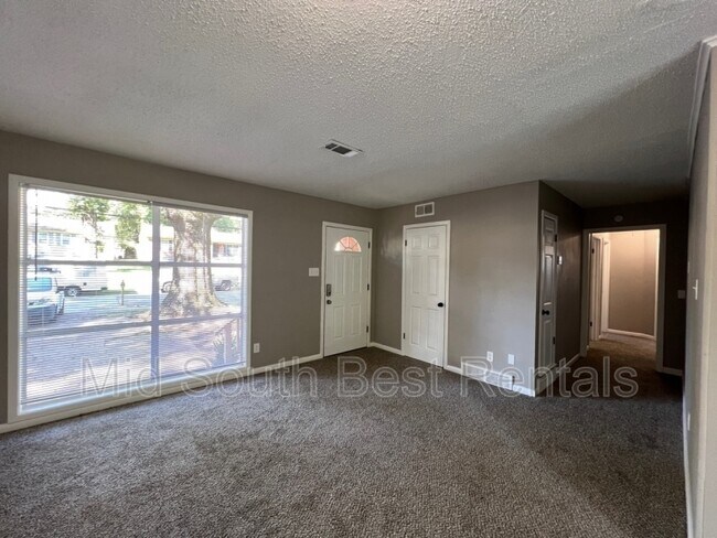 Building Photo - 3520 Hallbrook St