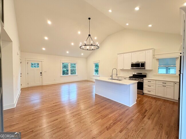 Foto del edificio - 3300 Ridgecrest Rd