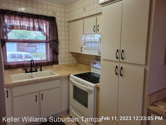 Building Photo - 4 br, 2 bath House - 5304 Rainbow Dr LO