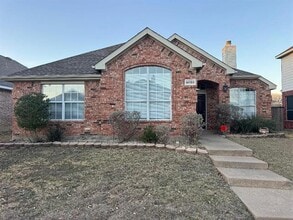 Building Photo - 6000 Blue Spruce Ln