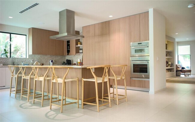 Foto del edificio - 241 NW 46th St