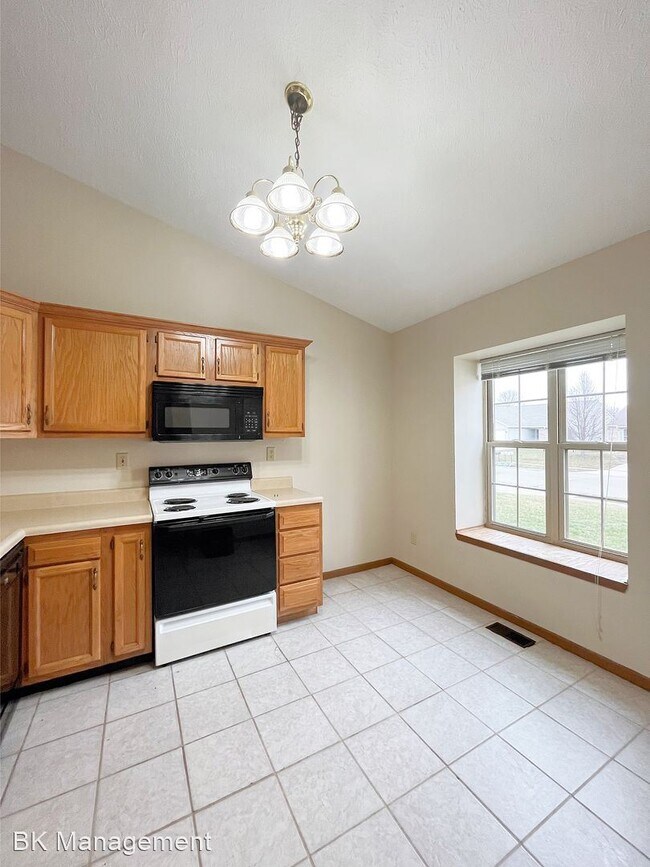 Building Photo - 2 br, 2 bath House - 3522 Thornhill Circle E