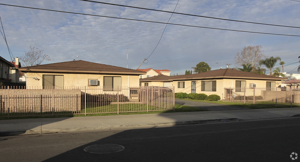 57515761 Kingman Ave, Buena Park, CA 90621 Apartments in Buena Park