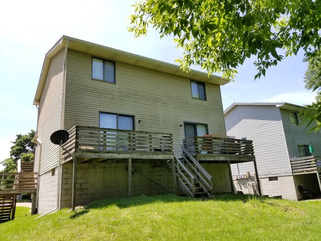 Foto del edificio - 1933 Hoyt Ave