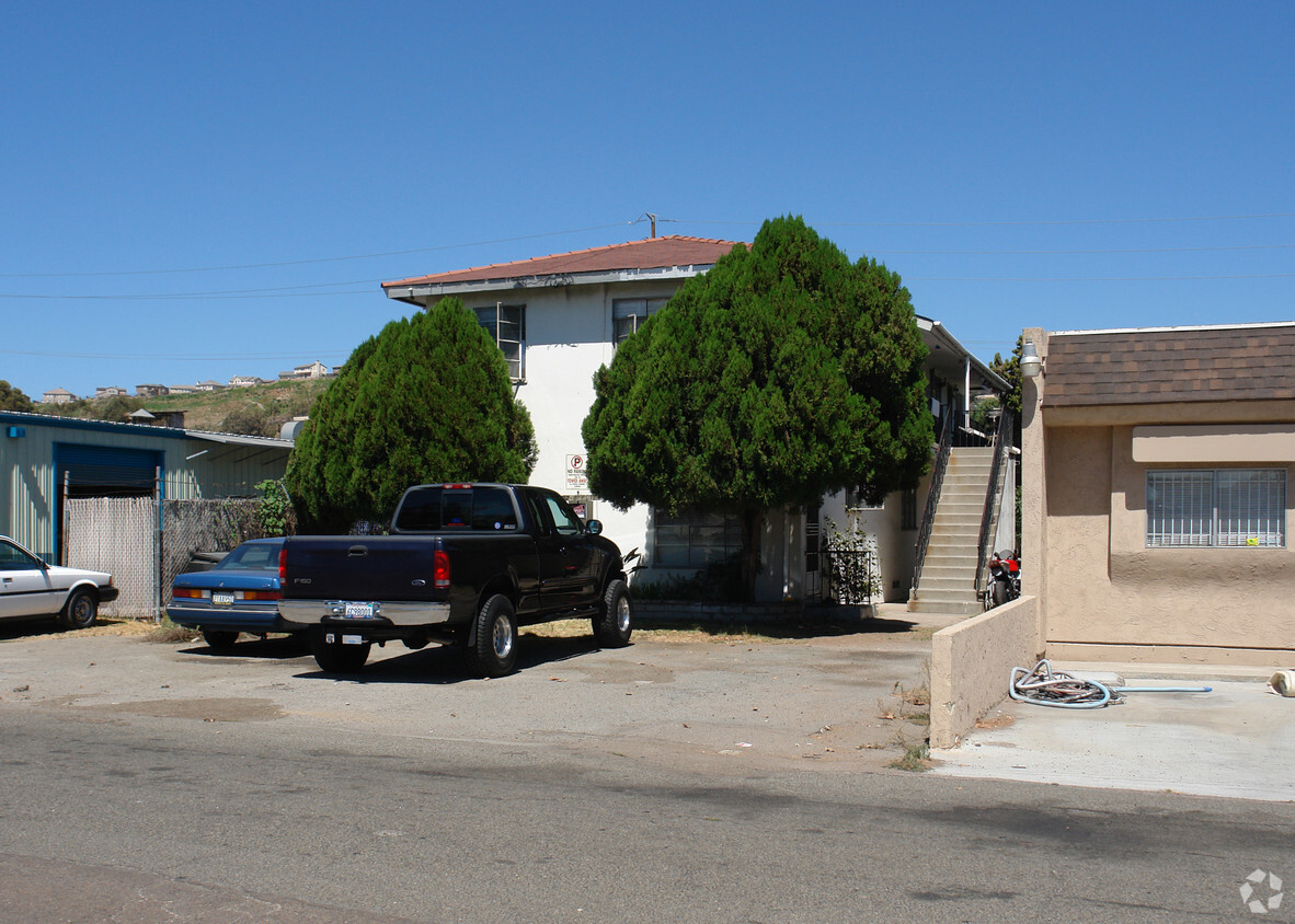 Building Photo - 7902 Lester Ave