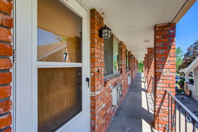 Building Photo - 1521 11th Ave