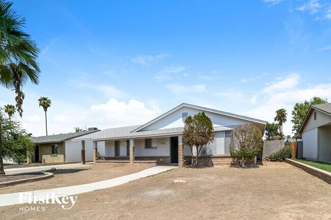 Building Photo - 602 E Westchester Dr