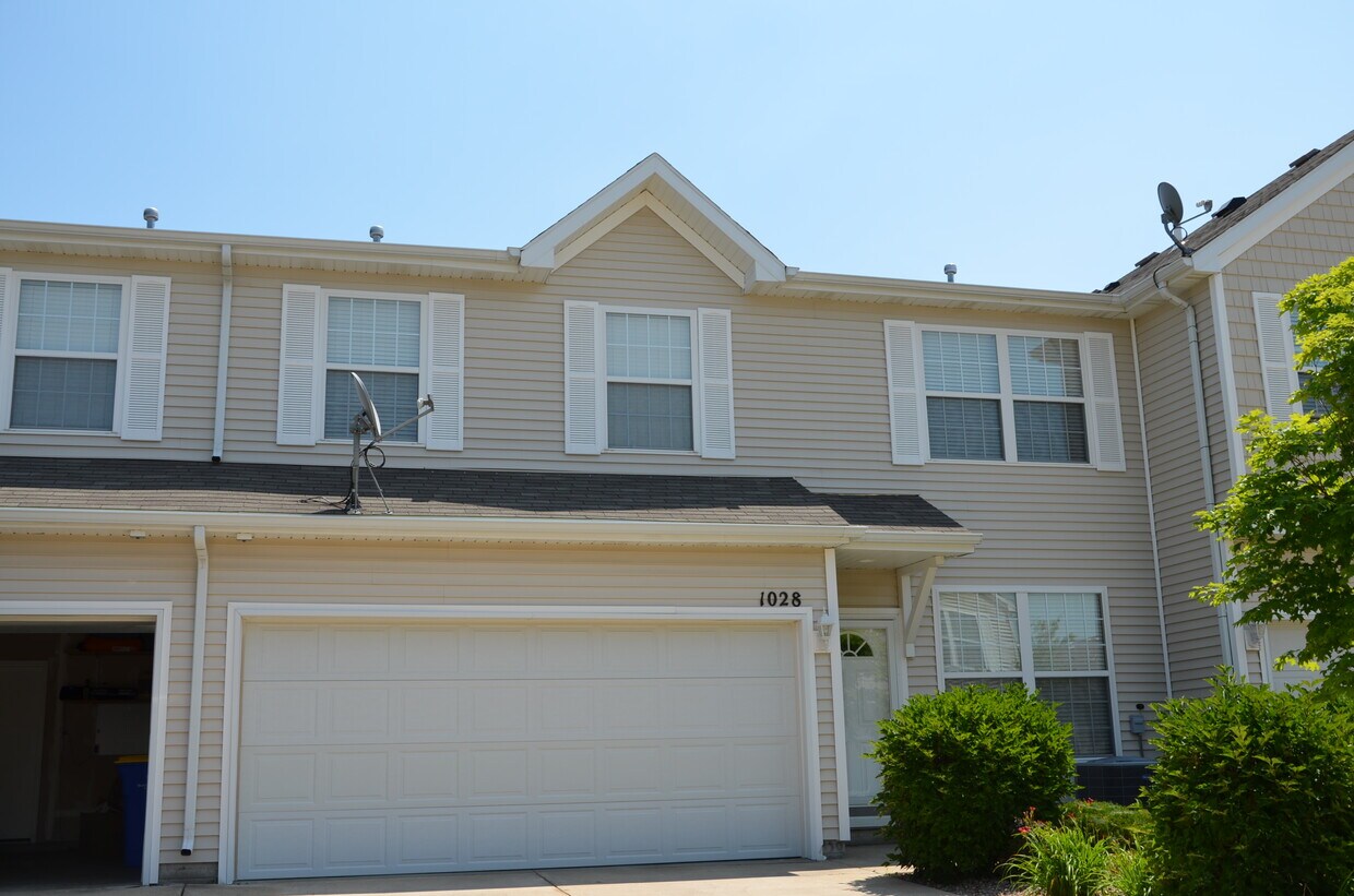 1028 NE Hyacinth Ln, Ankeny, IA 50021 Townhome Rentals in Ankeny IA