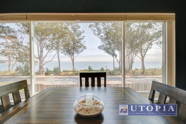 Building Photo - Ocean Views! 2 bd/ 1.5 bath condo w/ Commu...