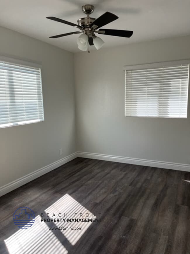 Building Photo - 9928-9934 Rose St.