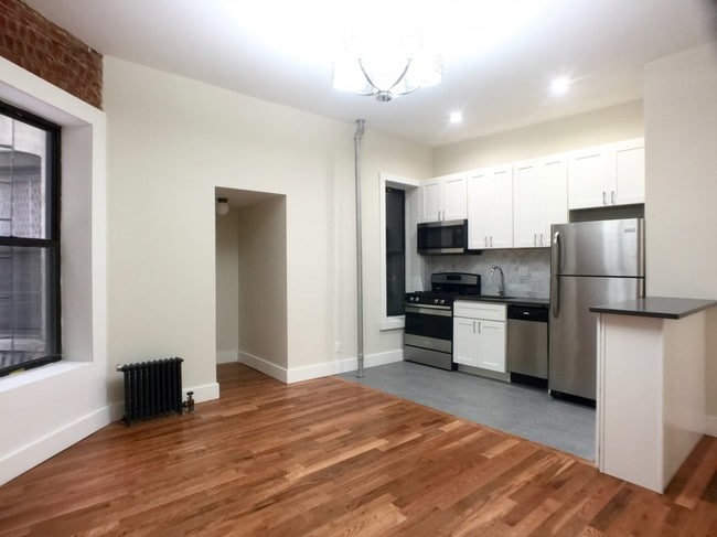 Building Photo - 481 W 159th St