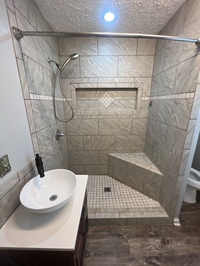 Foto del edificio - 3 Bed/2 Bath Home