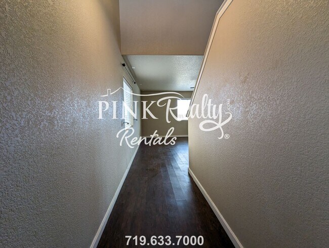 Building Photo - 9375 Sand Myrtle Dr