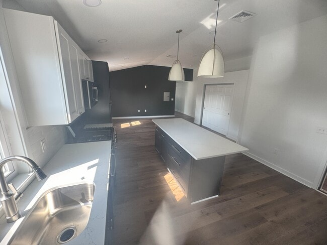 Kitchen B - 947 N Providence Rd