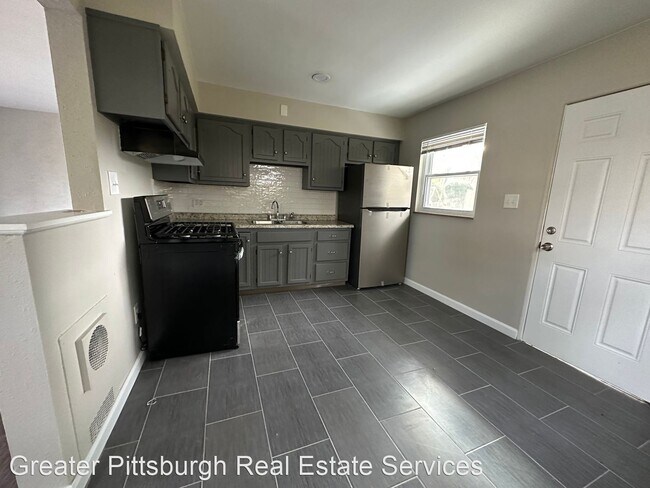 Building Photo - 3 br, 1.5 bath House - 634 Idaho Ave.