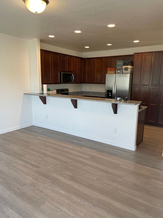 Foto del edificio - Available Now- Beautiful Nampa Townhome