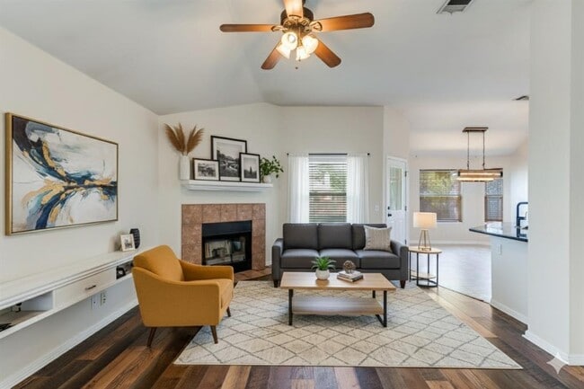 Building Photo - 107 Cassandra Dr