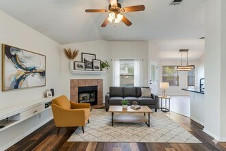 Building Photo - 107 Cassandra Dr