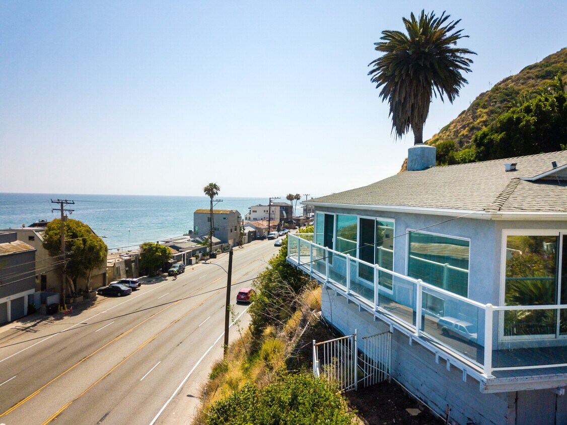 Primary Photo - 20759 Pacific Coast Hwy