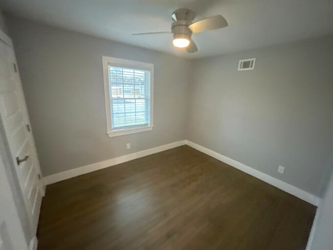 Building Photo - 1745 Lanier Ln