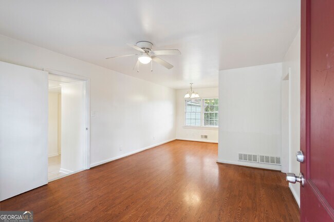 Building Photo - 2912 Horse Shoe Dr