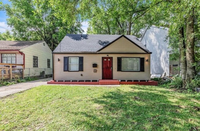 Building Photo - 10012 Elizabeth Ave