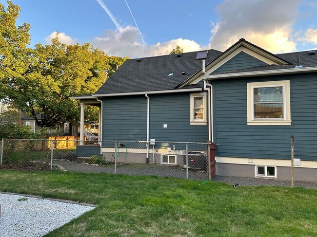 Foto del edificio - Updated SE Portland Craftsman