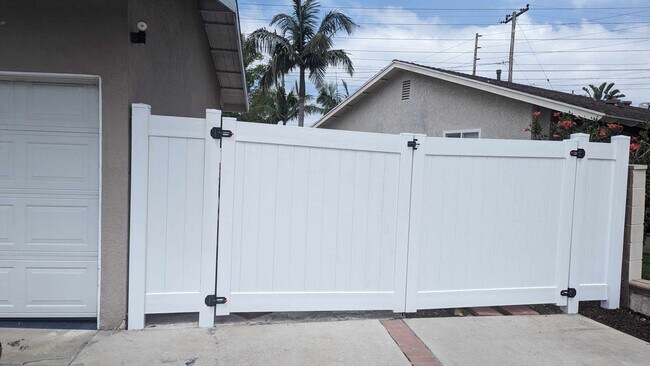 Building Photo - 1764 N Morningside St