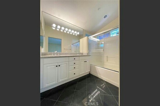 Building Photo - 6 Gala Ct