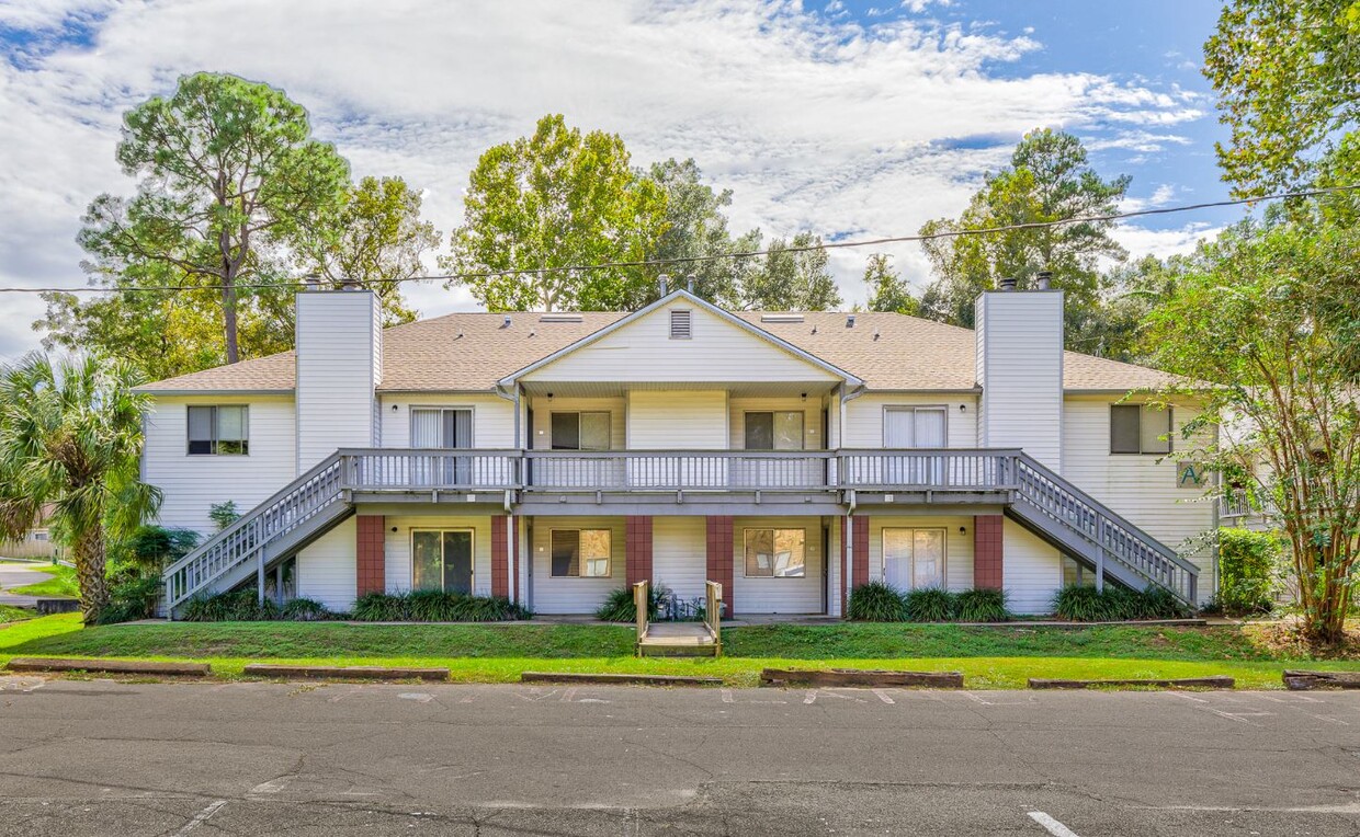 Primary Photo - Continental Park Apartments