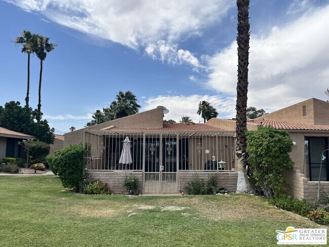 Building Photo - 2559 Whitewater Club Dr