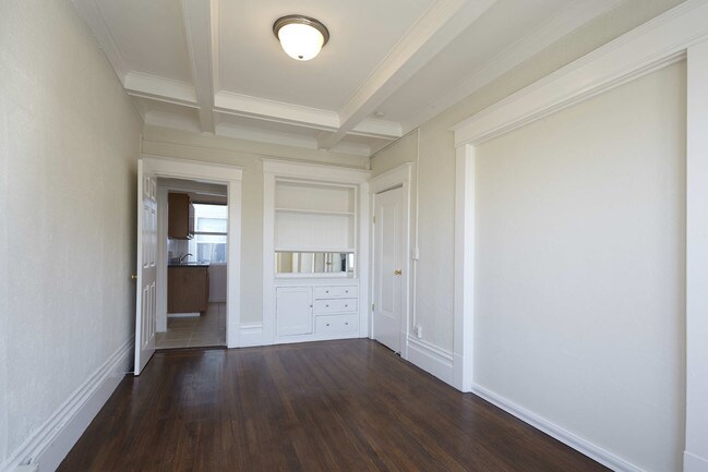 Building Photo - 1301 Leavenworth St