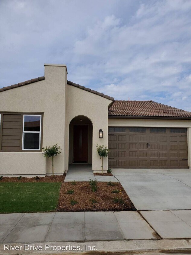 3 br, 2 bath House 3342 Junipero Ave House for Rent in Clovis, CA