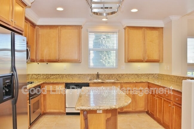 Building Photo - 2917 Villas Way
