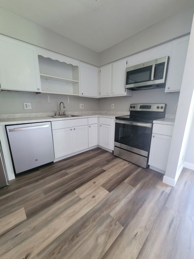 Foto del edificio - Newly Remodeled 3 Bedroom Elkhorn Home!