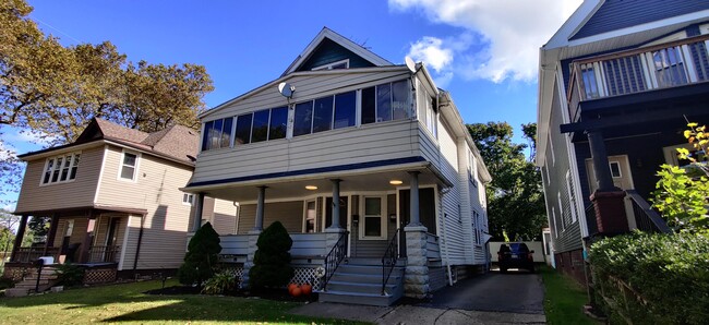 Building Photo - 1317 W 61st St