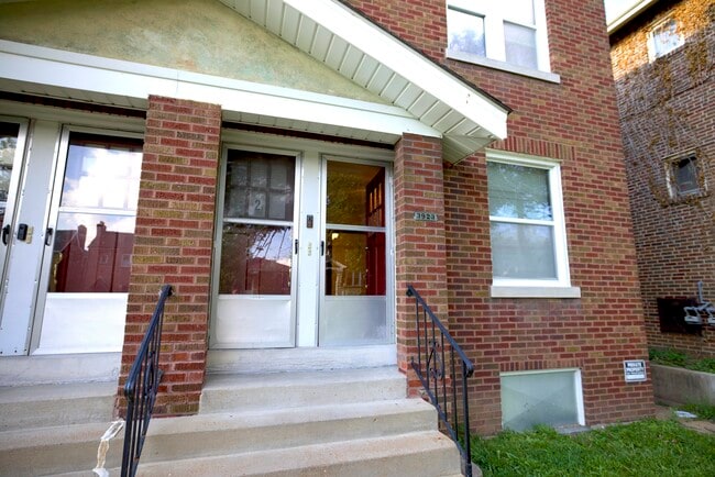 Building Photo - 3923 Dunnica Ave