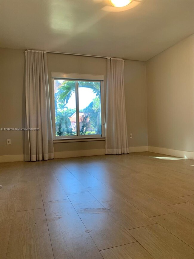 Foto del edificio - 10335 NW 46th St