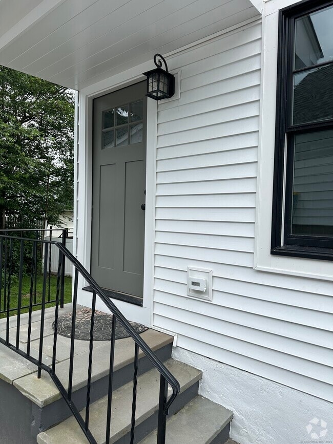 Building Photo - 69 Cos Cob Ave
