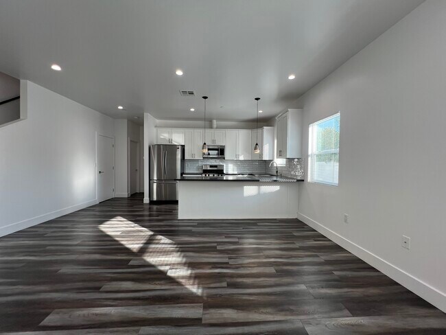 Foto del edificio - 6734 Irvine Ave