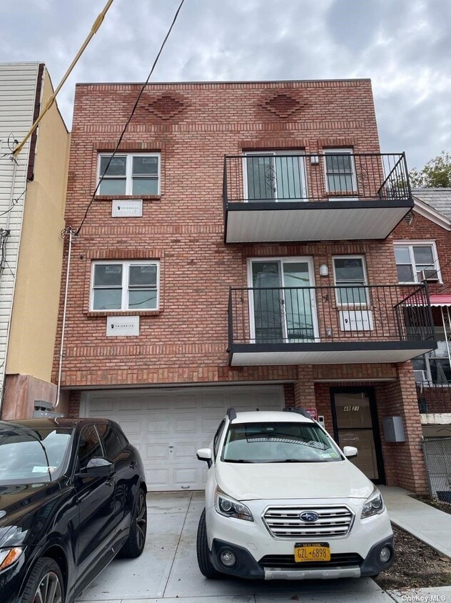Primary Photo - 48-21-48-39 39th St