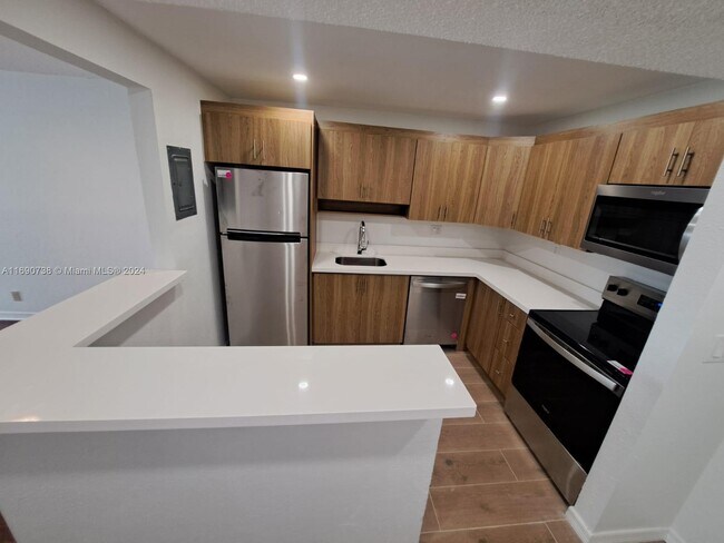 Foto del edificio - 200 Lakeview Dr