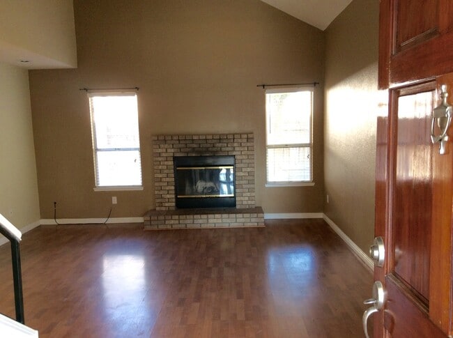 Building Photo - 8112 Fawn St