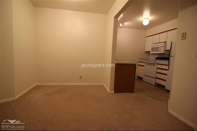 Building Photo - 635 Hoopes Ave