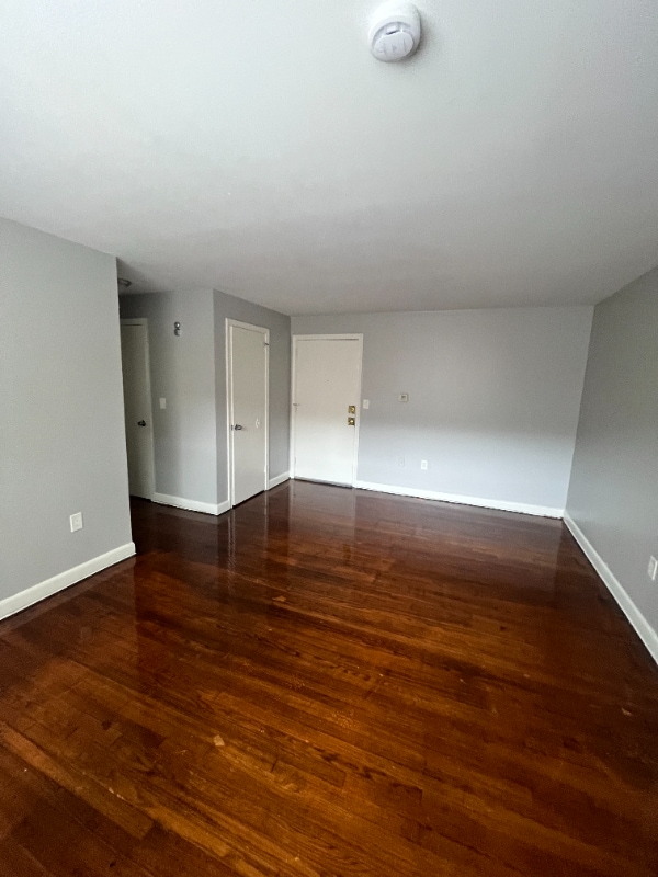Primary Photo - 417 Zion St