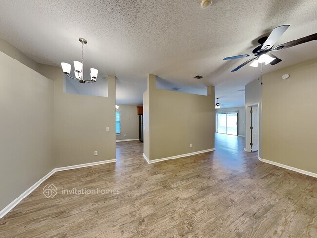 Foto del edificio - 12351 Vine Maple Way